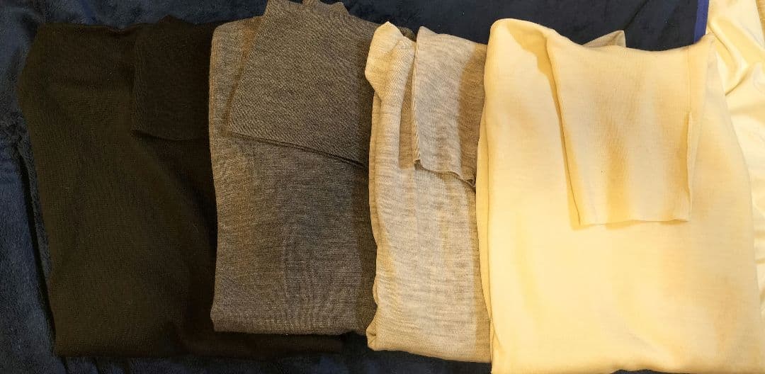 ら*ー様 マカフィー　長袖タートルネック　白・黒・グレイ・ダークグレイ　Ｓサイズ