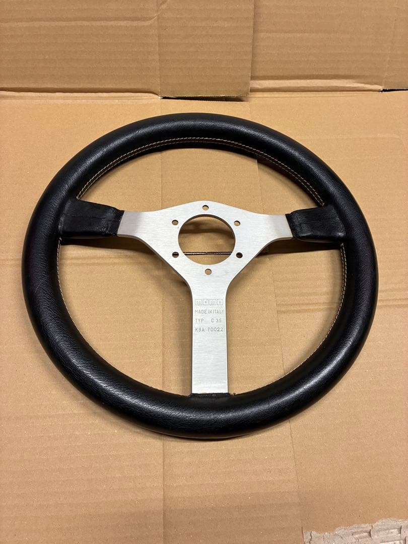 MOMO momo モモ ステアリング ハンドル キャバリーノ 旧車