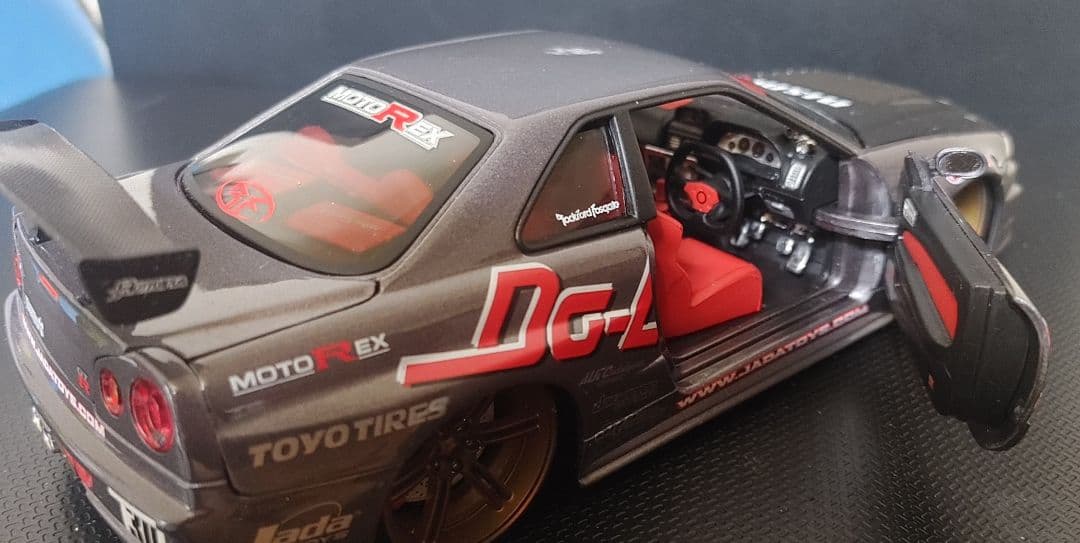 Nissan Skyline (R34) 1:24 ミニカー
