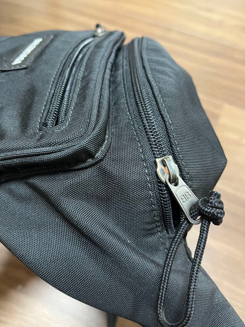 BALENCIAGA ボディバッグ ブラック