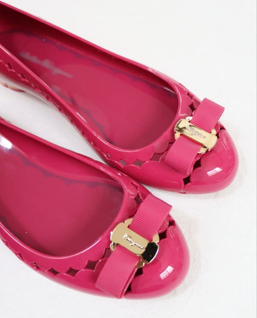 【美品】Salvatore Ferragamo ラバーパンプス