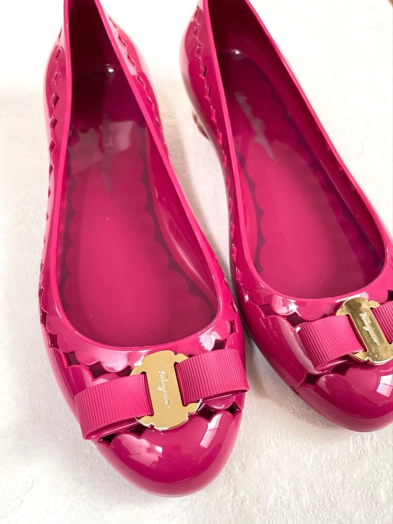 【美品】Salvatore Ferragamo ラバーパンプス