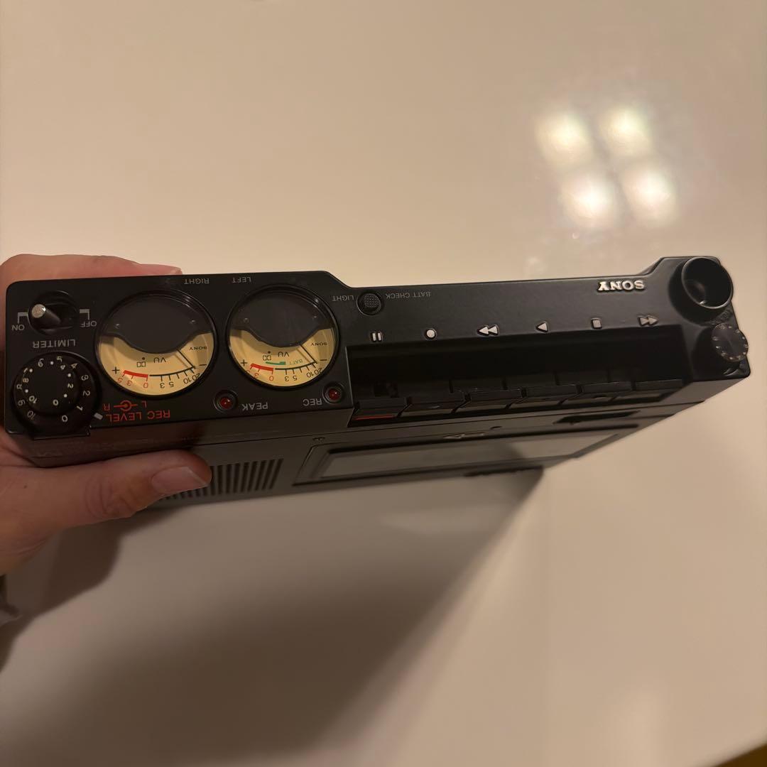 お*か様 ジャンク　SONYのポータブルカセットデッキ「TC-D5M」