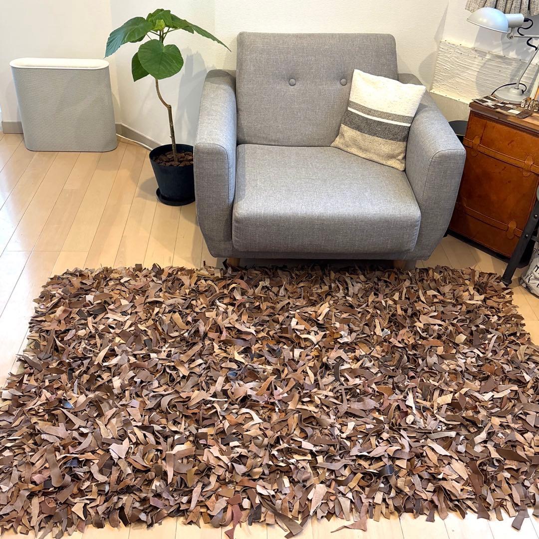 お値下げしました＊メンズライクインテリアに＊インダストリアルリサイクルレザーラグ