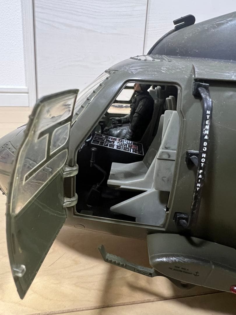 【超希少】エリートフォース 1/18 ブラックホーク UH‑60 ヘリコプター