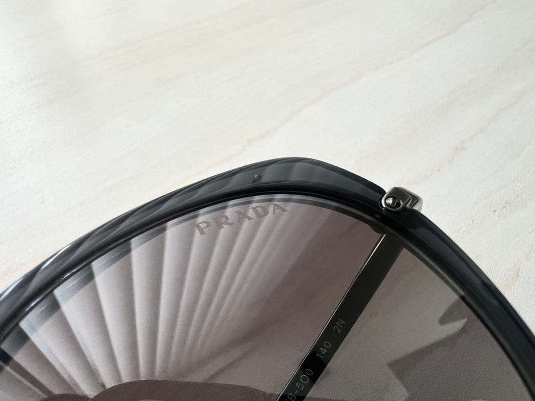 【美品 】プラダ サングラス PRADA PR58U ユニセックス