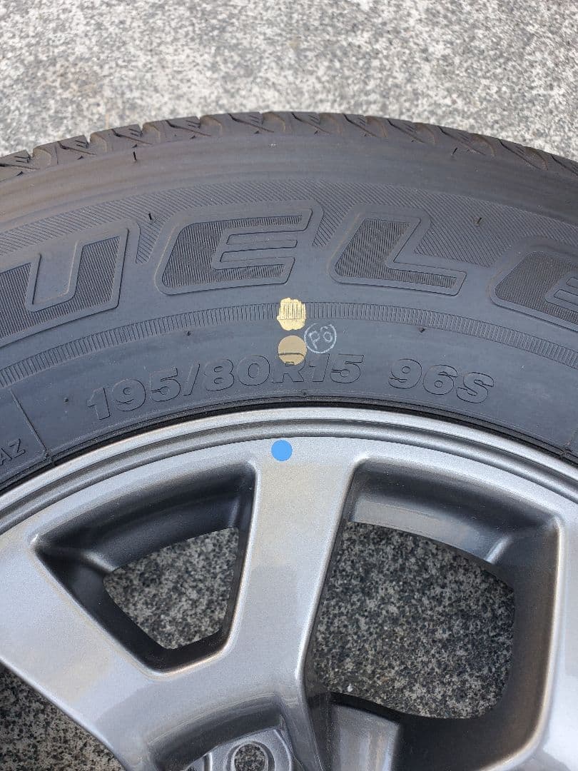 ノマド　純正アルミホイール・タイヤ　新車外し