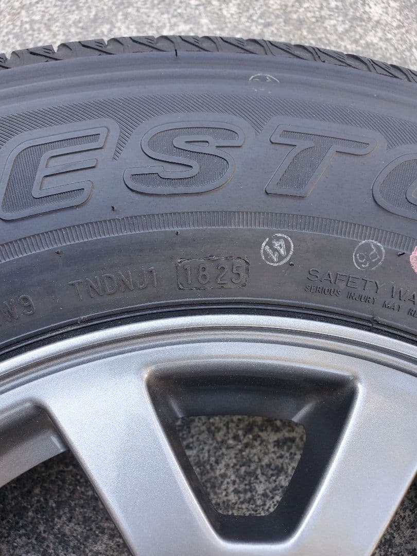 ノマド　純正アルミホイール・タイヤ　新車外し