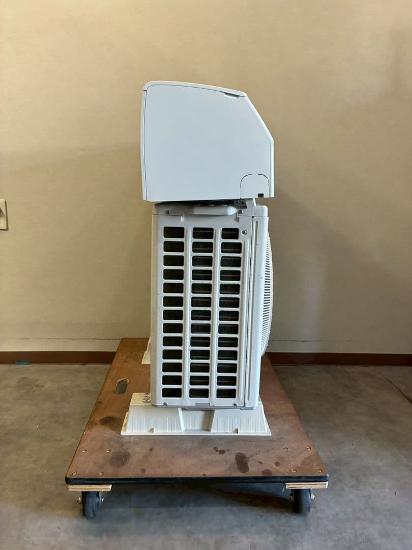 2082 パナソニック【CS-253DFL-W】2023年 8畳 エアコン 中古