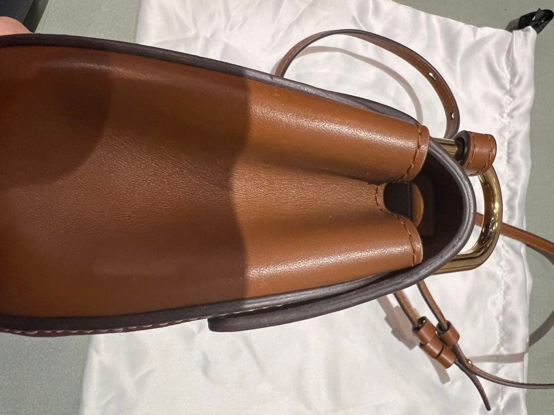 クロエ　スエードレザーラウンドバッグ