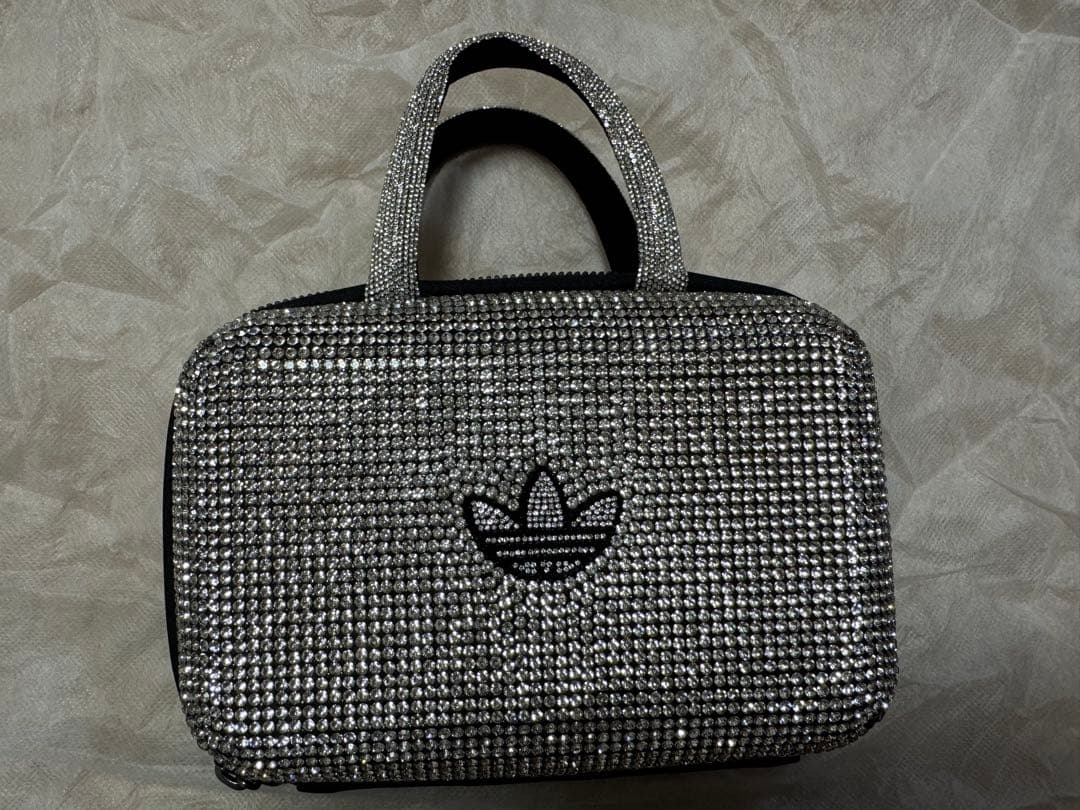 adidas ラインストーンクラッチバッグ