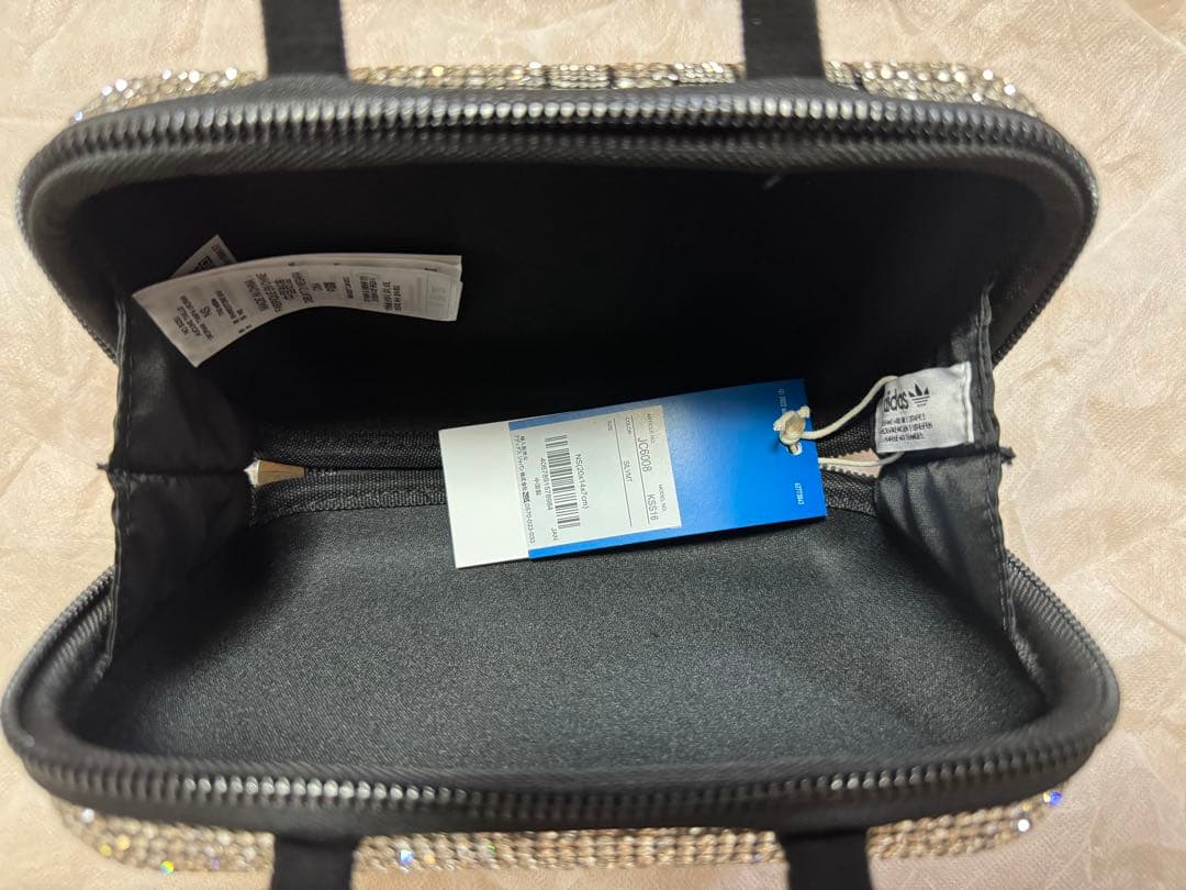 adidas ラインストーンクラッチバッグ