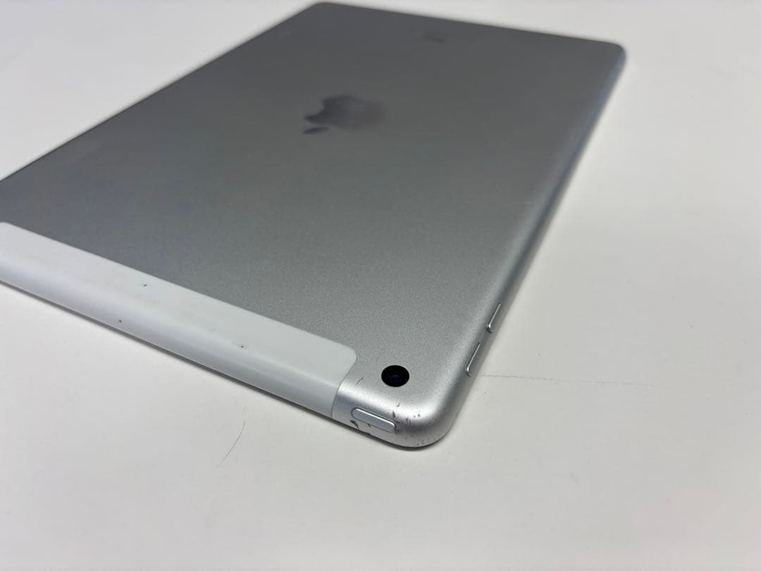 iPad 第6世代　9.7インチ　ipad6 バッテリー94% ケース付き