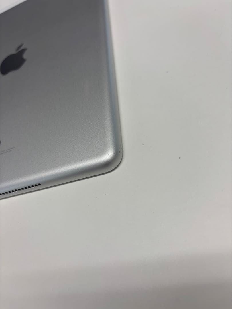 iPad 第6世代　9.7インチ　ipad6 バッテリー94% ケース付き