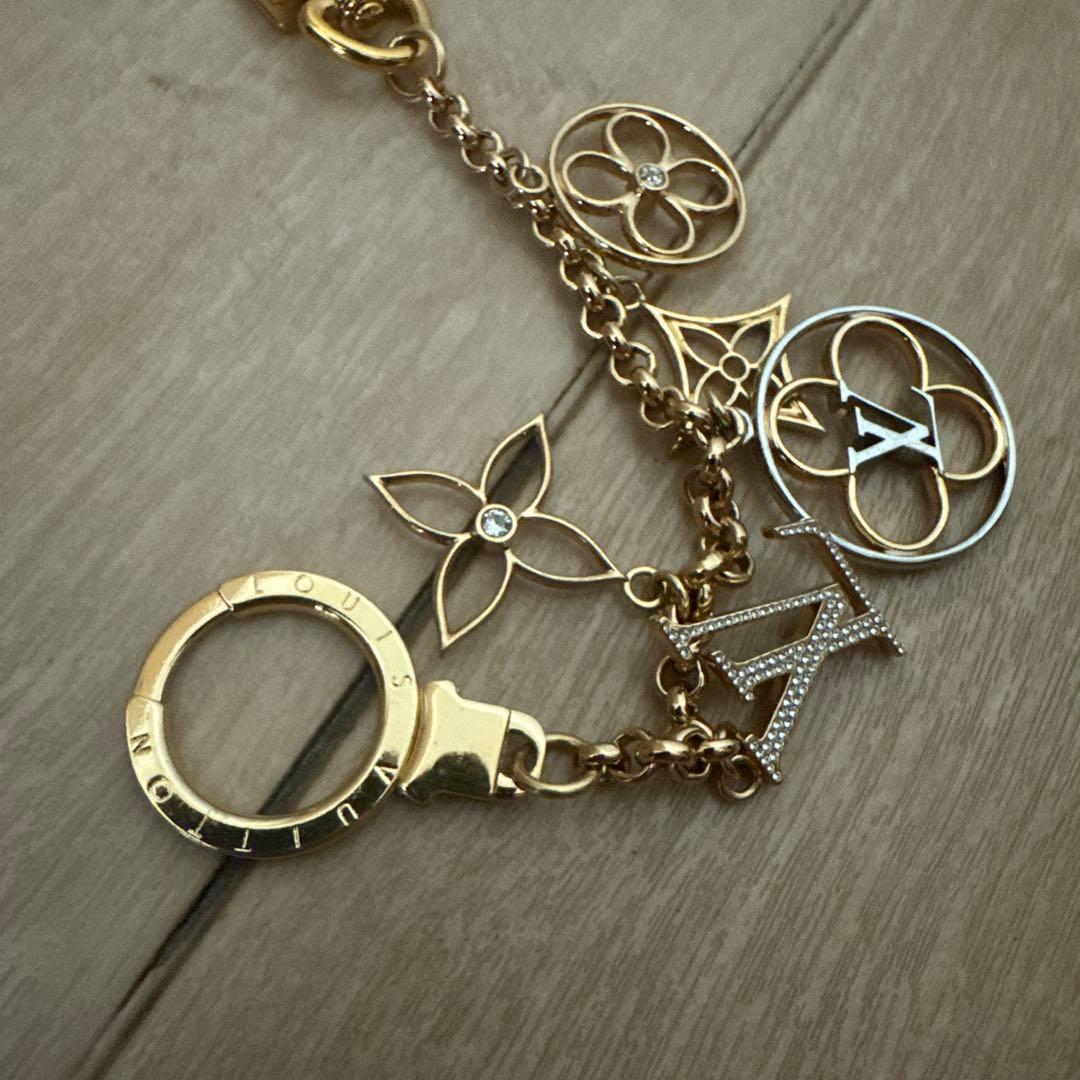 しゃねるん　ルイヴィトン　チャーム