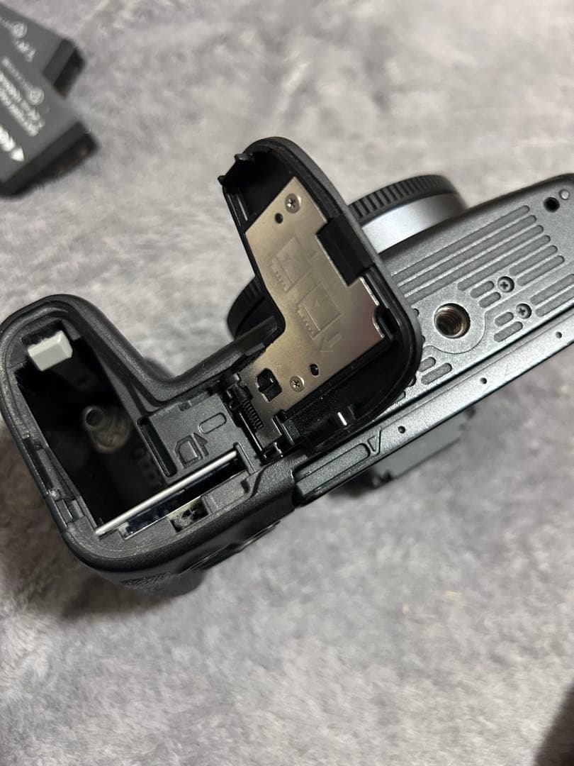 Canon EOS RP ミラーレス一眼 やや難あり