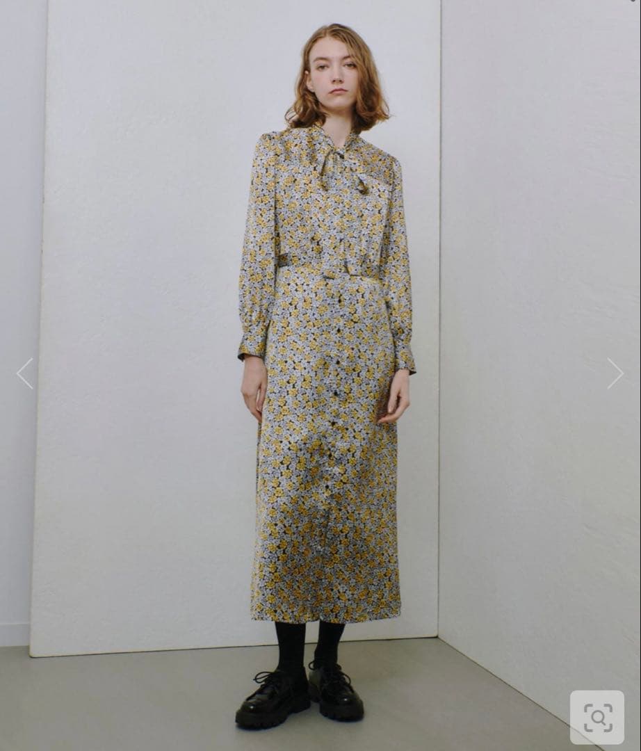 未使用✨️2024✨️完売品 アルアバイル プチフルールプリントワンピース ボウタイ