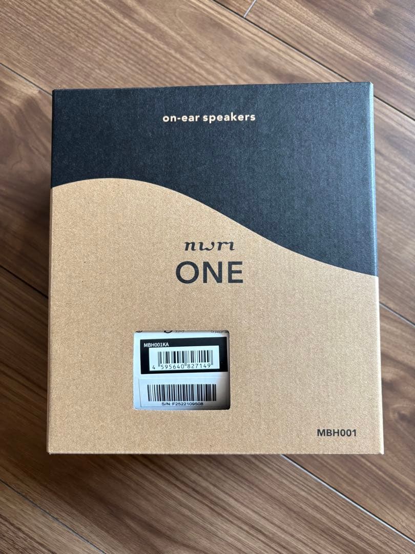nwn ONE オンイヤースピーカー　ヘッドホン