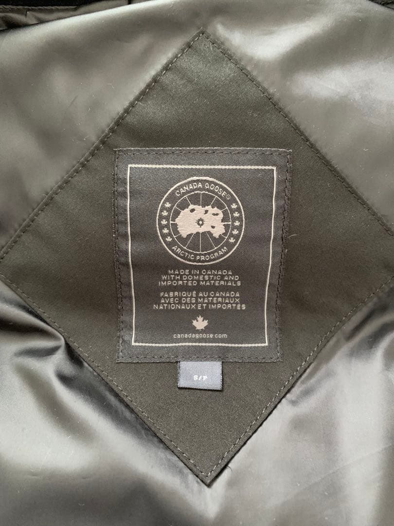 カナダグースダウンベスト　ブラックレーベル4154MB