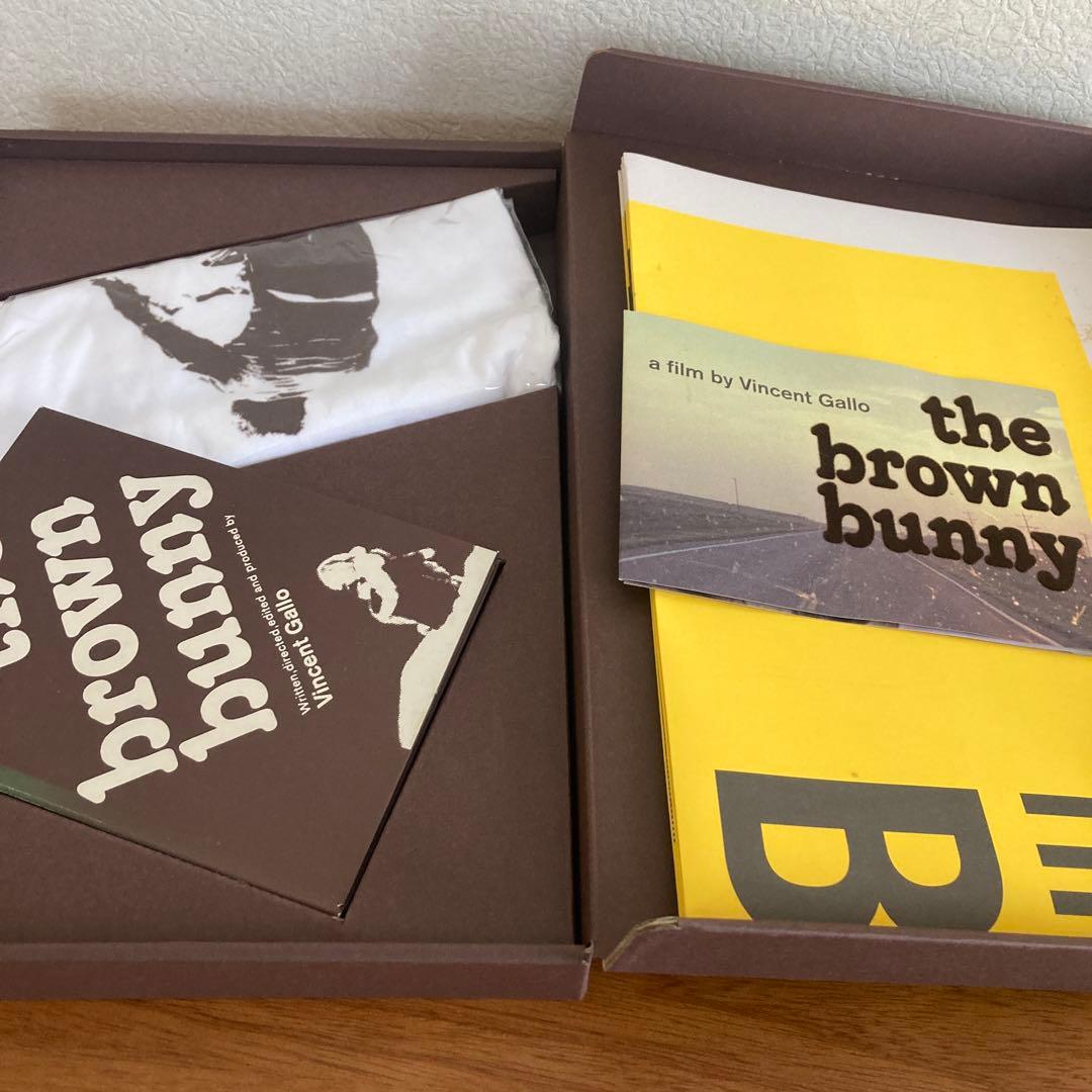 ブラウン・バニー プレミアムBOX 2000セット完全限定生産　Ｔシャツ付き。