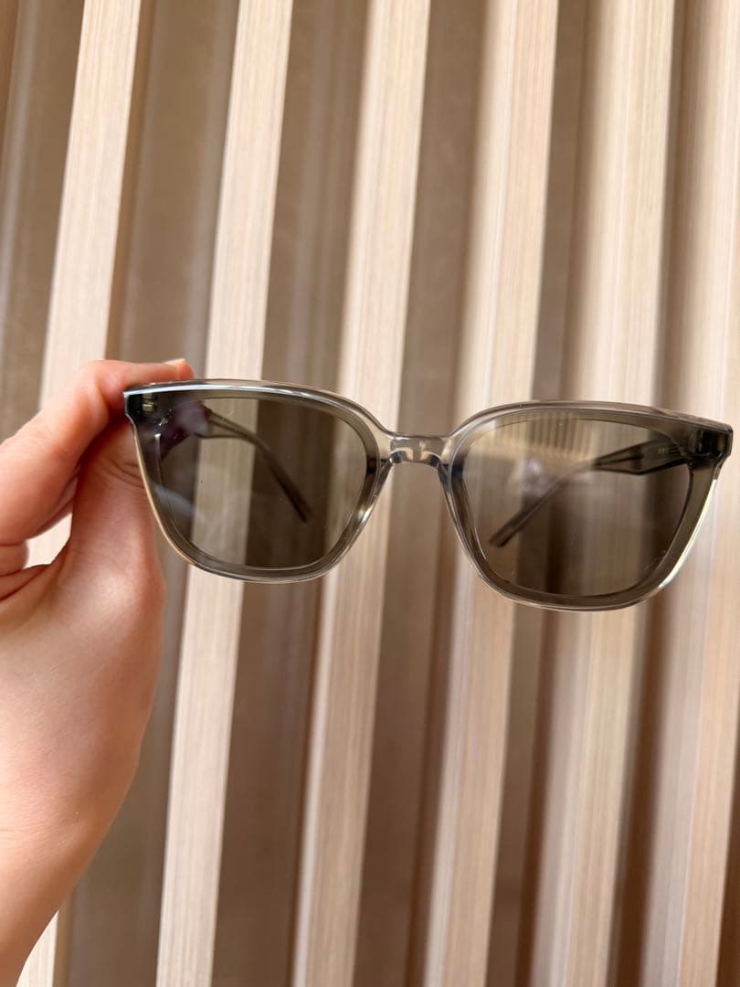 GENTLE MONSTER グレー サングラス