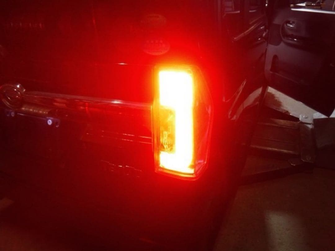 タント　LA600S 右テールランプ　クリアテール　カスタム