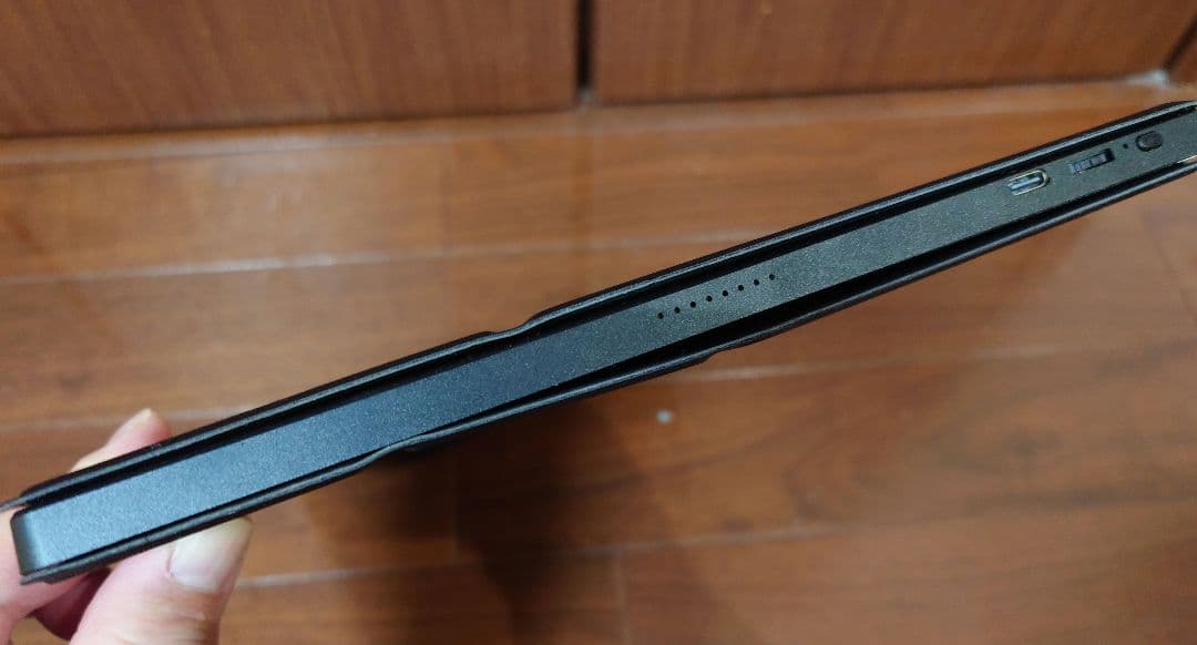 モバイルブルモニター　１５．６インチ