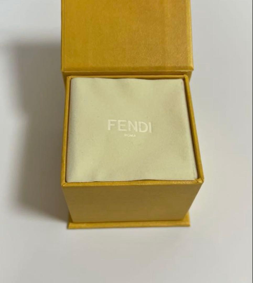 限定価格！FENDI エフイズ フェンディ ピアス　ゴールド　片耳