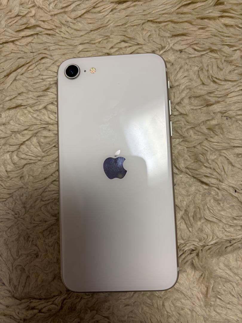 (本日限定値引き中)iPhone SE 第3世代　64GB 白色