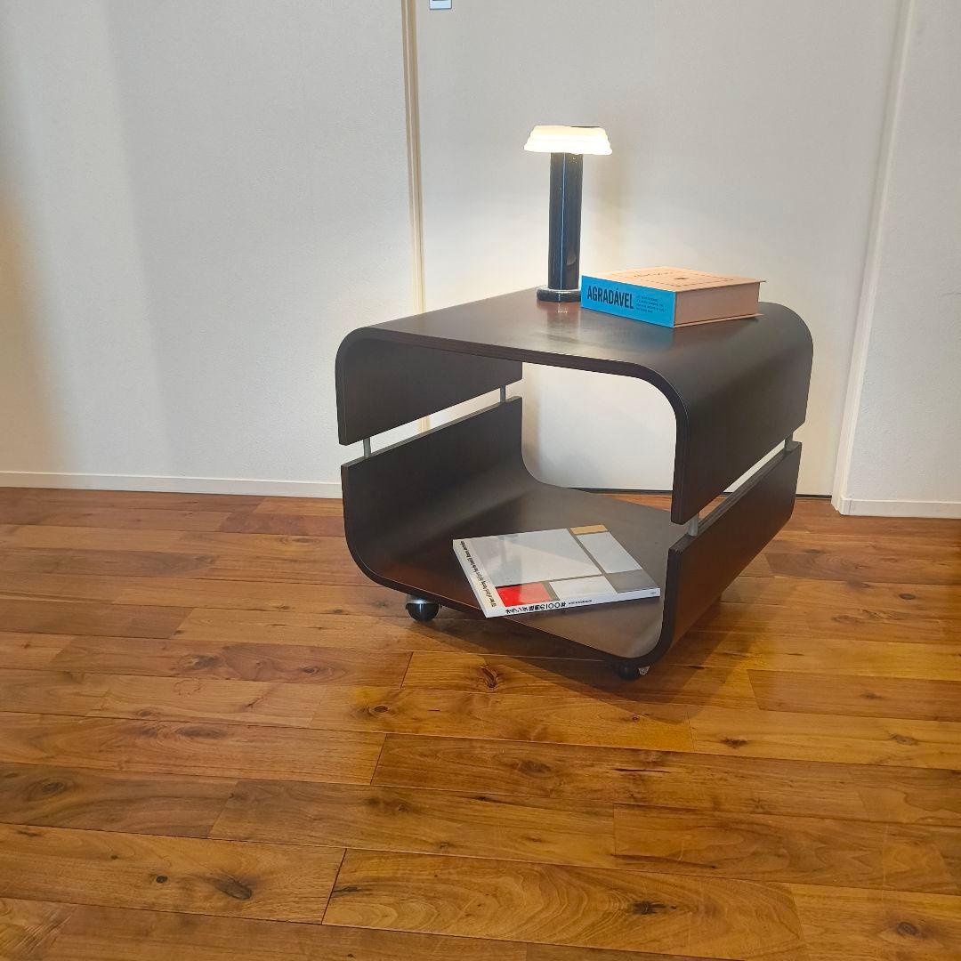 ミッドセンチュリー　ブラウン　木製サイドテーブル ボールキャスター付き　曲げ木