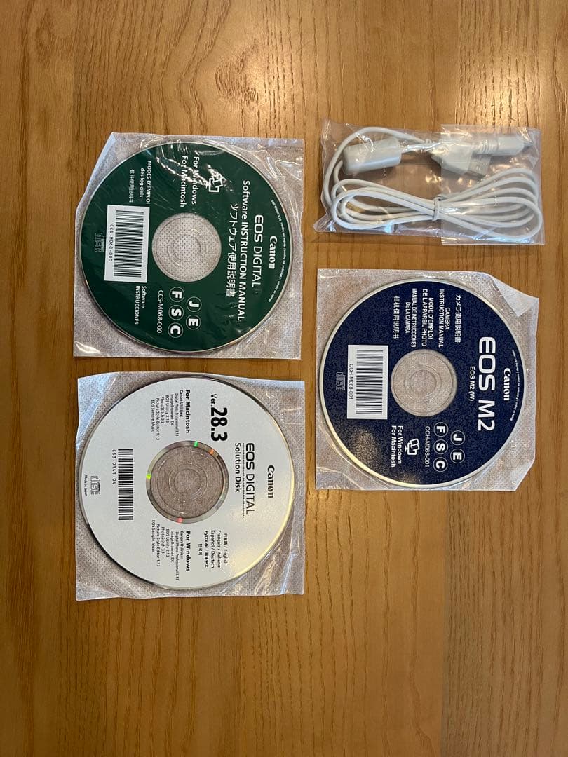 【美品】EOS M2 ダブルズームキット　EF-Mレンズ付　付属品全てあり