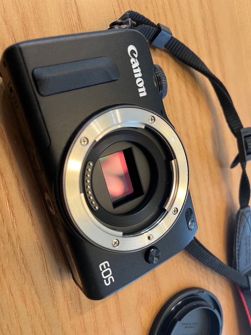 【美品】EOS M2 ダブルズームキット　EF-Mレンズ付　付属品全てあり