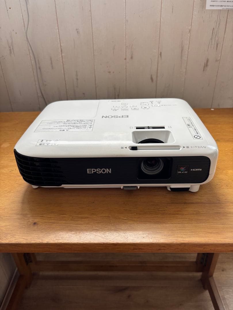 【早い者勝ち】プロジェクター EPSON EB-S04 本体（オマケ付き）