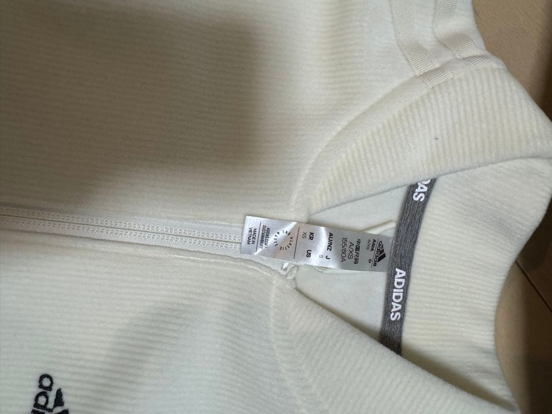 adidasゴルフ　ホワイト　コーデュロイセットアップ