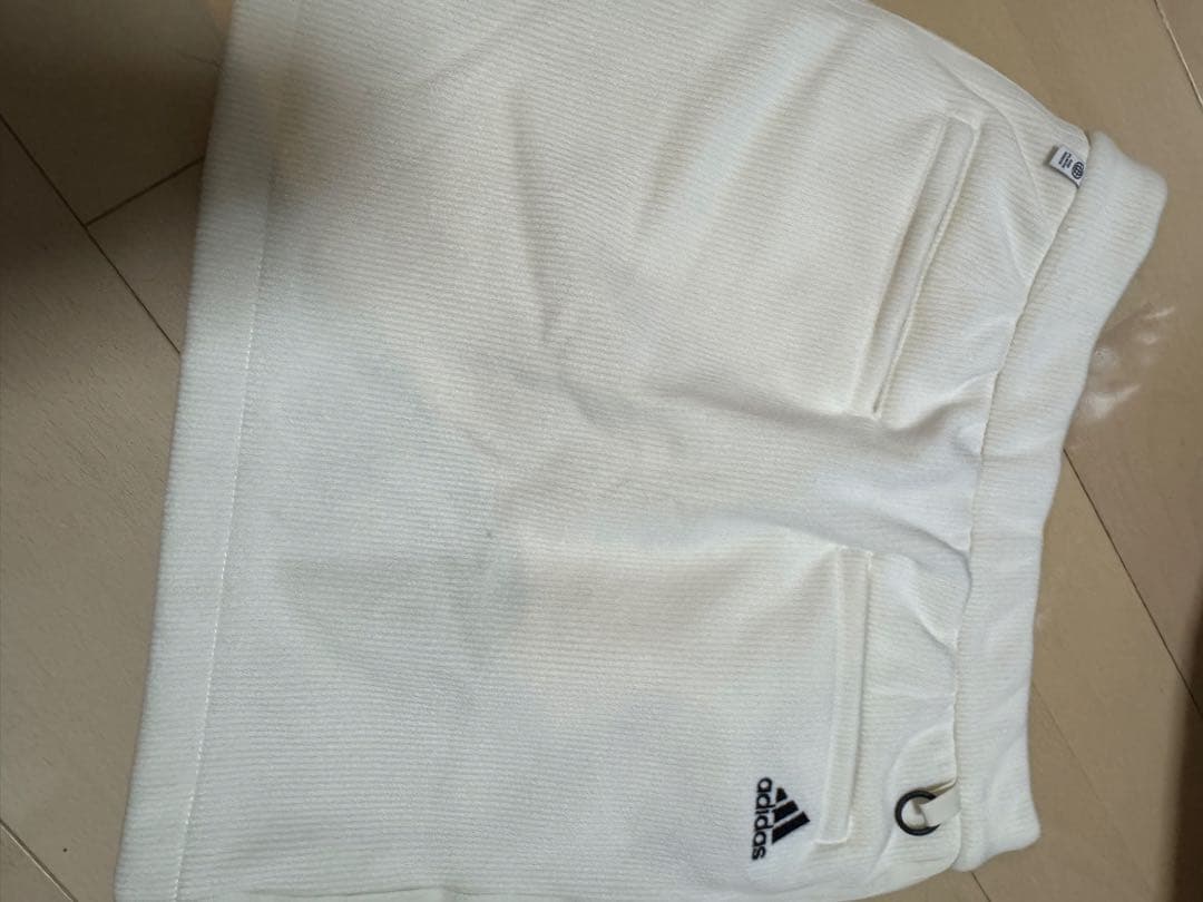 adidasゴルフ　ホワイト　コーデュロイセットアップ