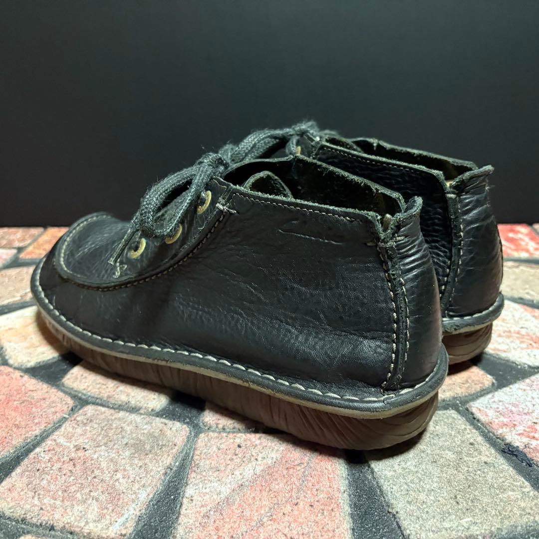 クラークス　チャッカブーツ　レザー　革靴 オブリークトゥ　シボ加工　27cm 黒