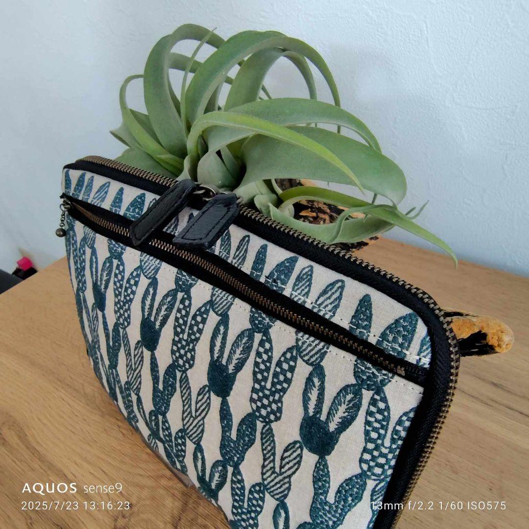 【相談用】おおきめラウンドファスナー　バッグインポーチ