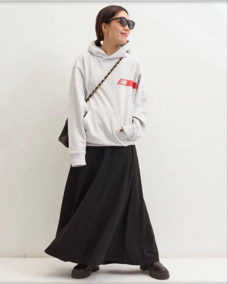 ニューバランス スウェットフーディー