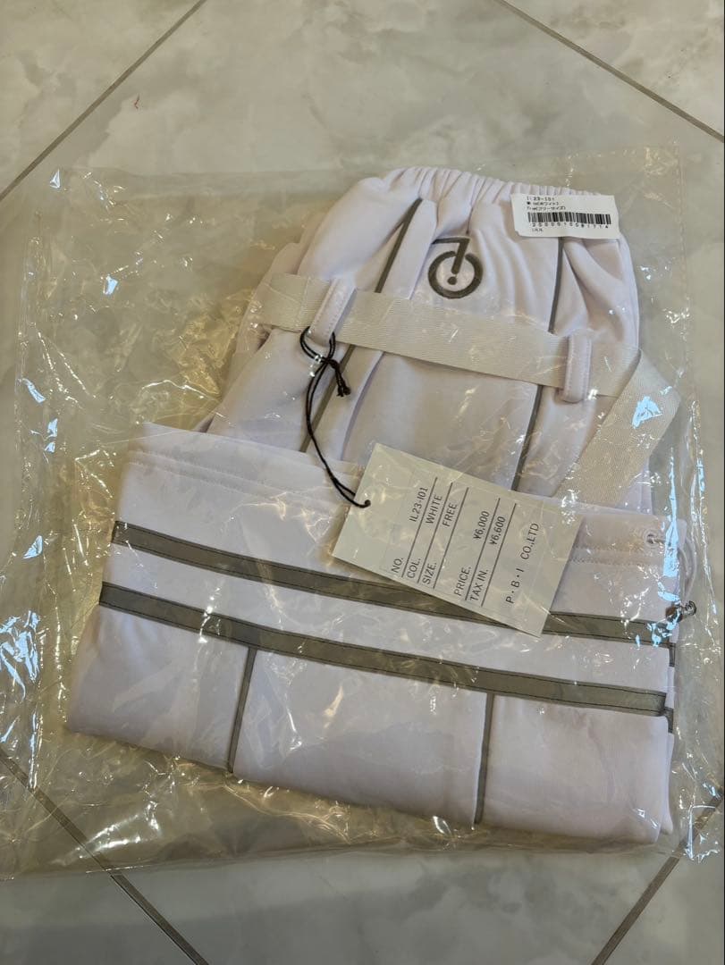 未使用品! ililil【イルイルイル】サイバーリフレクターレッグカバー