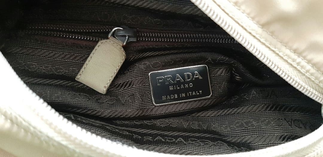PRADA ベージュ ハンドバッグ
