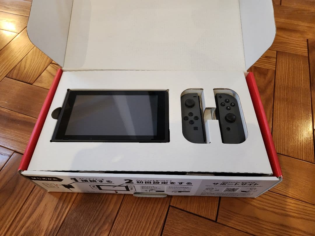 【美品】Nintendo Switch本体+おまけ(ケース、ハンドル)