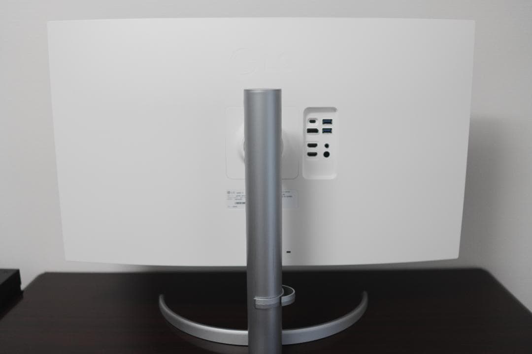 LG 4Kモニター 32UP550N-W 31.5インチ