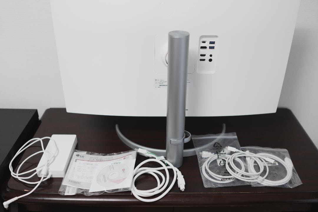 LG 4Kモニター 32UP550N-W 31.5インチ