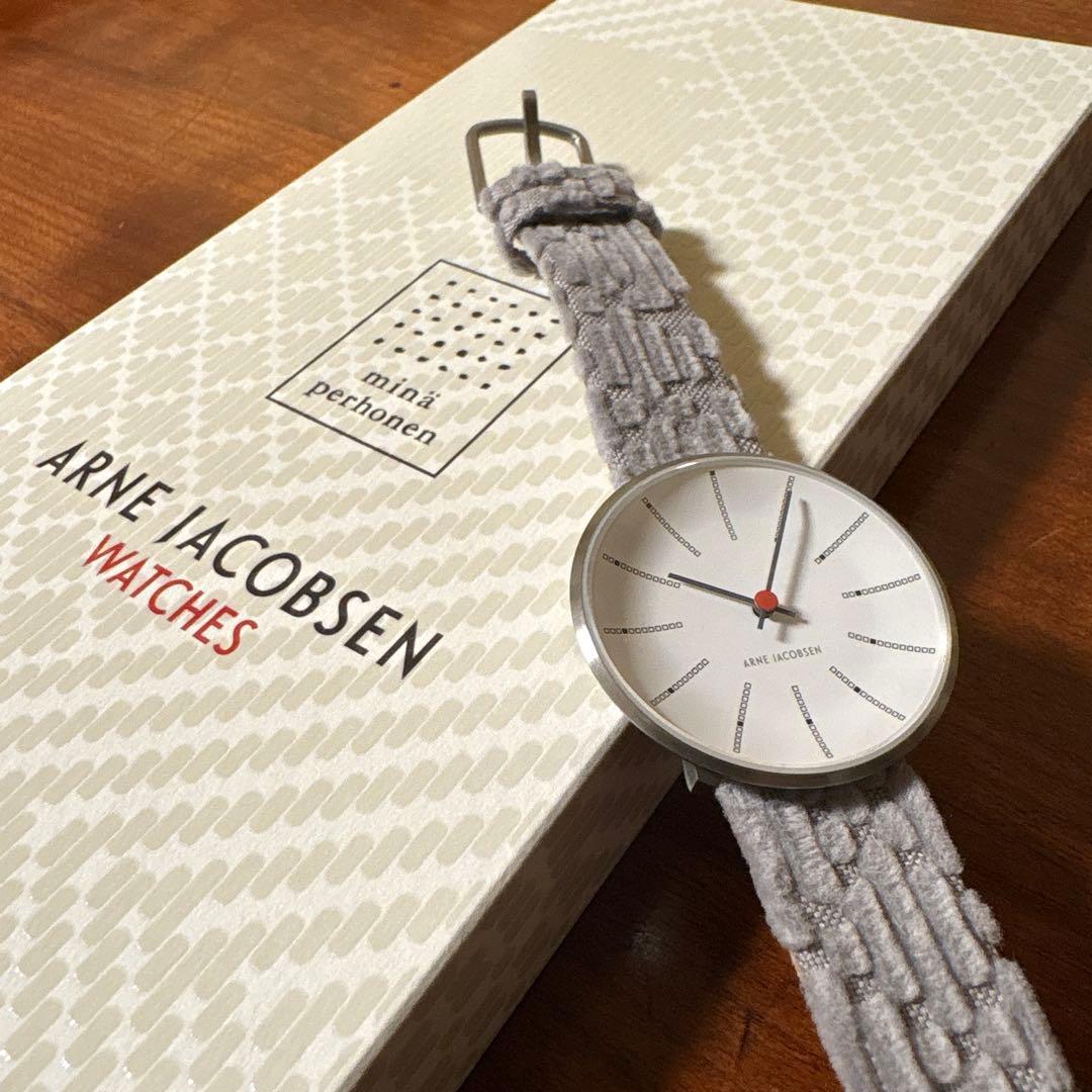 ミナ ペルホネンとアルネ・ヤコブセンウォッチ　コラボWatch
