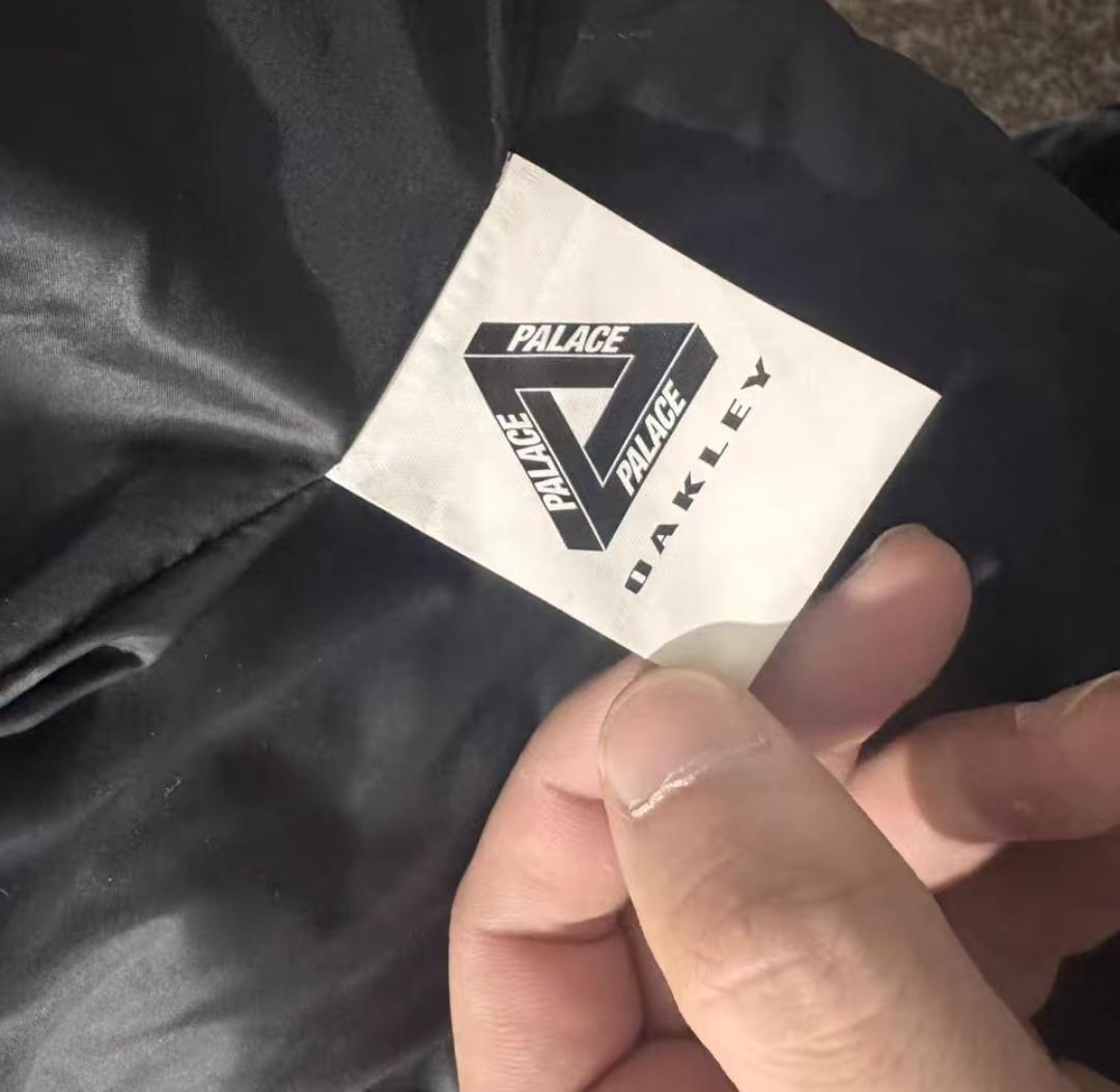 Palace Oakley Puffa Black ダウンジャケット s