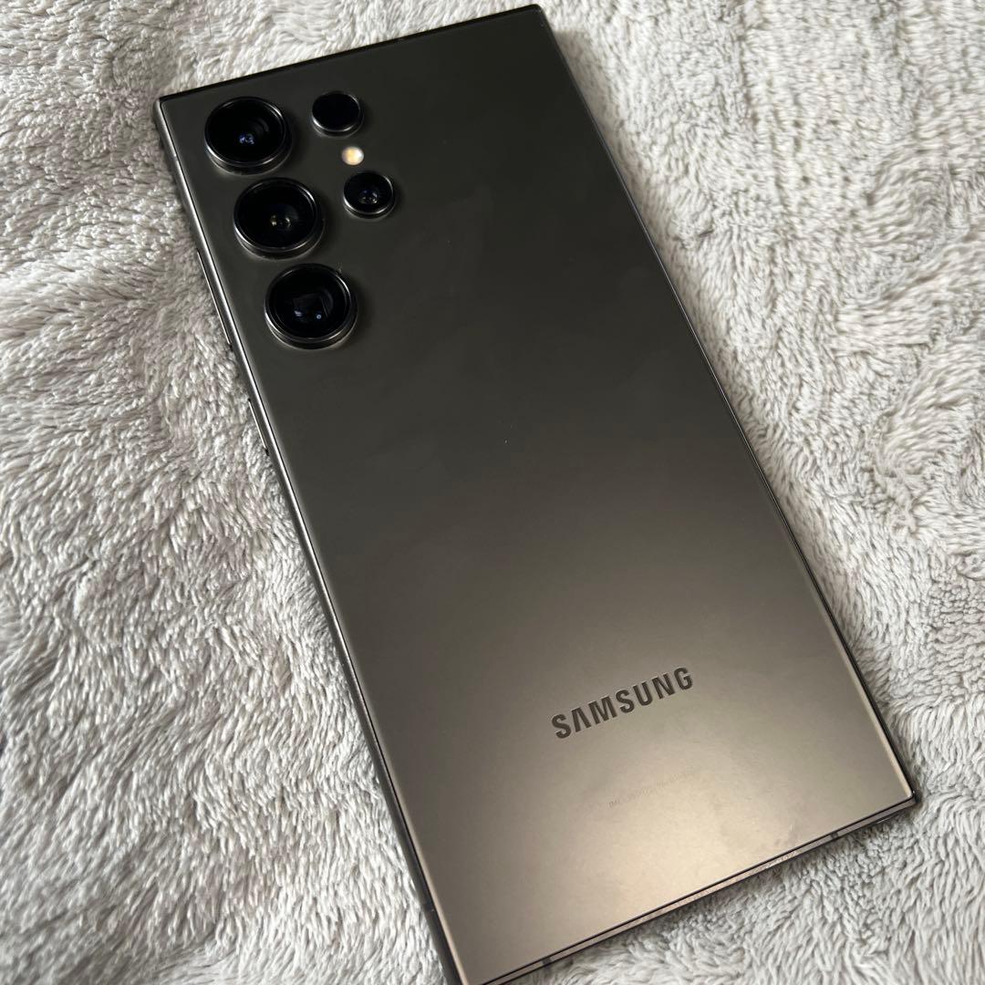 Samsung Galaxy S24 Ultra 本体