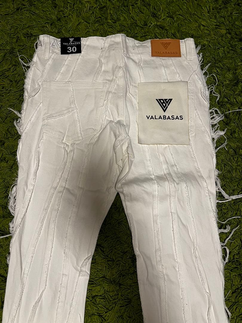 VALABASAS バラバサス スキニーフレアデニムホワイト 新品 30