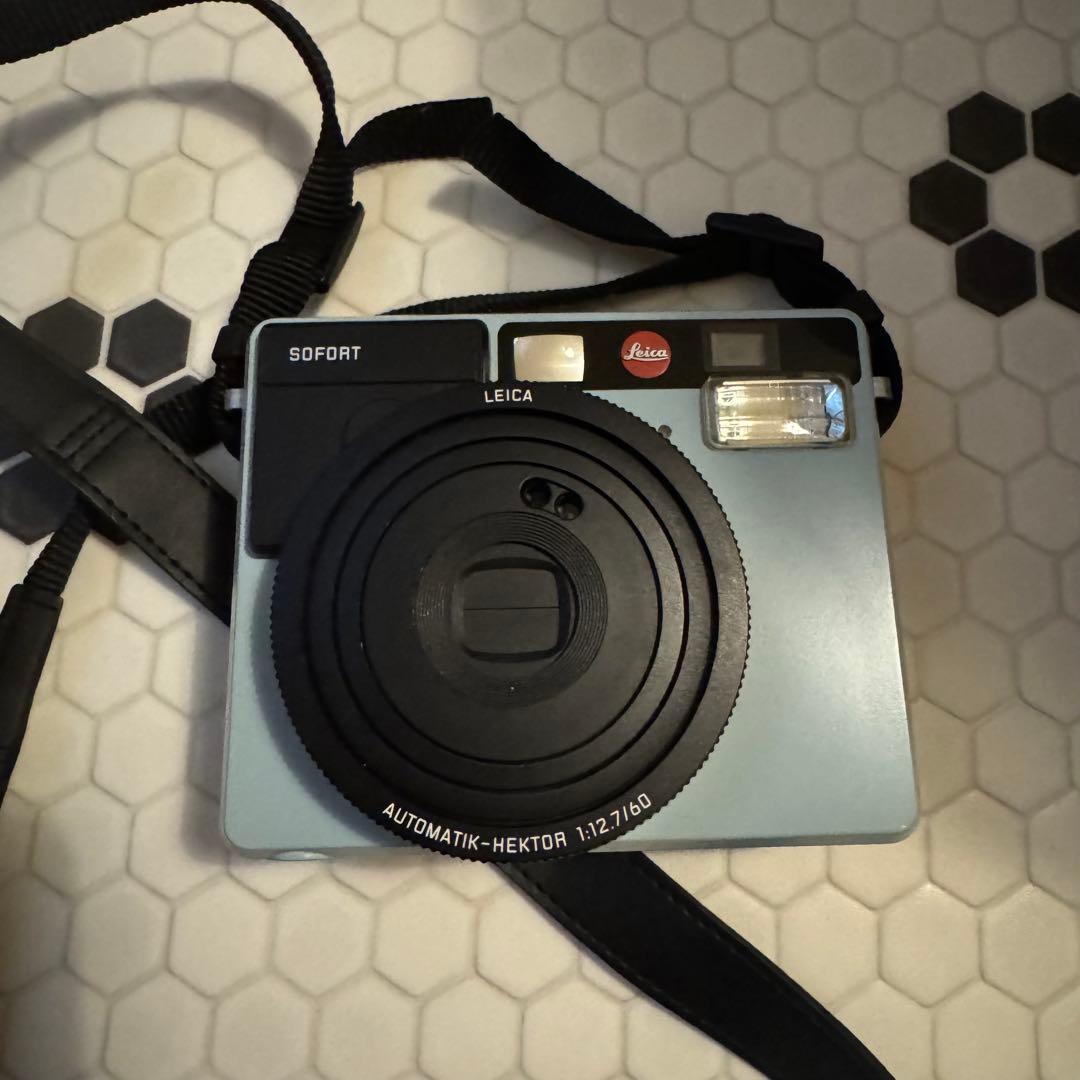 限定品　Leica チェキカメラ　ライカゾフォート　ミント