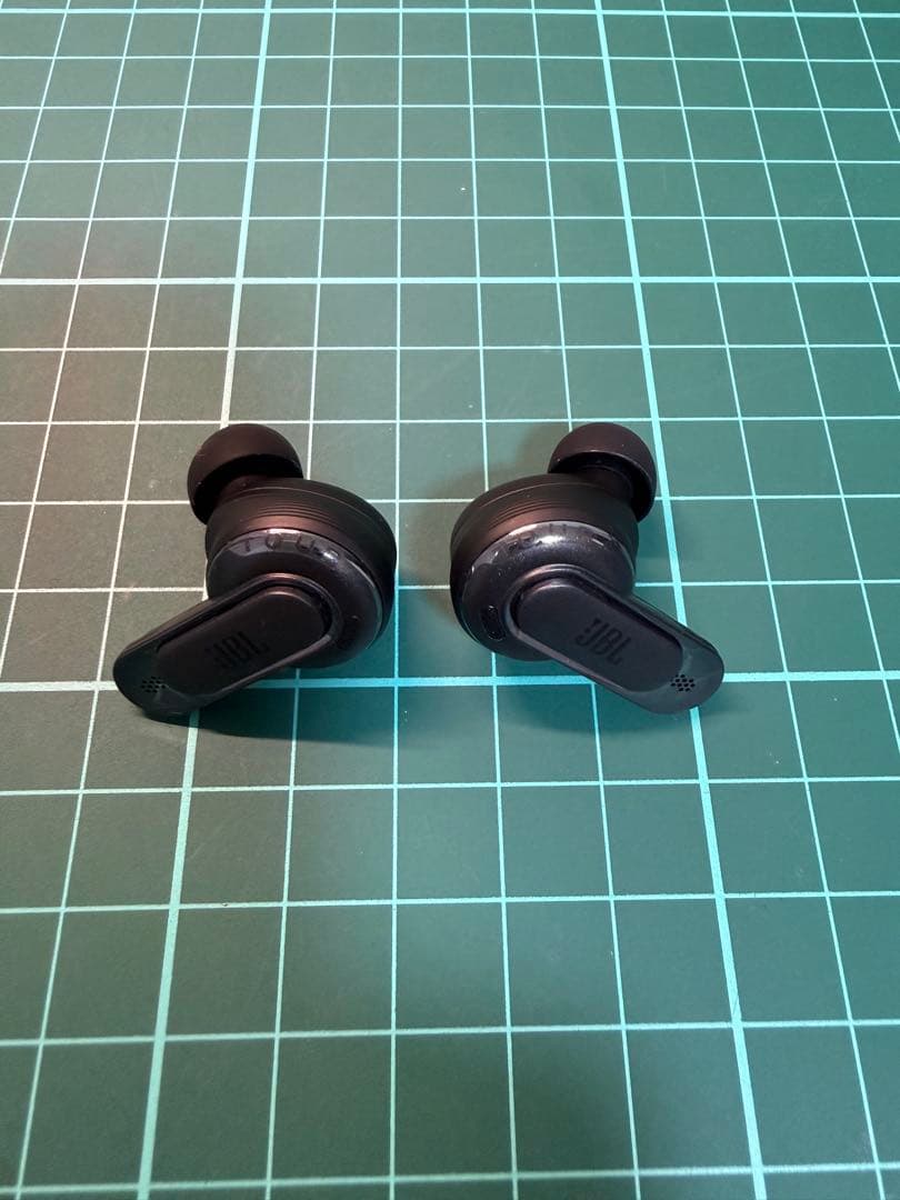 JBL Tour Pro 3 ケース付き　開封後15分だけ使いました