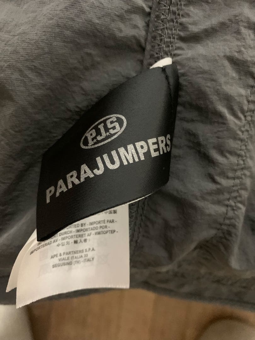 PARAJUMPERS(パラジャンパーズ)のウィンドブレーカーです。ＸＬサイズ
